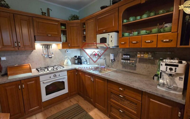 KOMPLETNE zariadený 3 izbový byt v Šali-Veči.