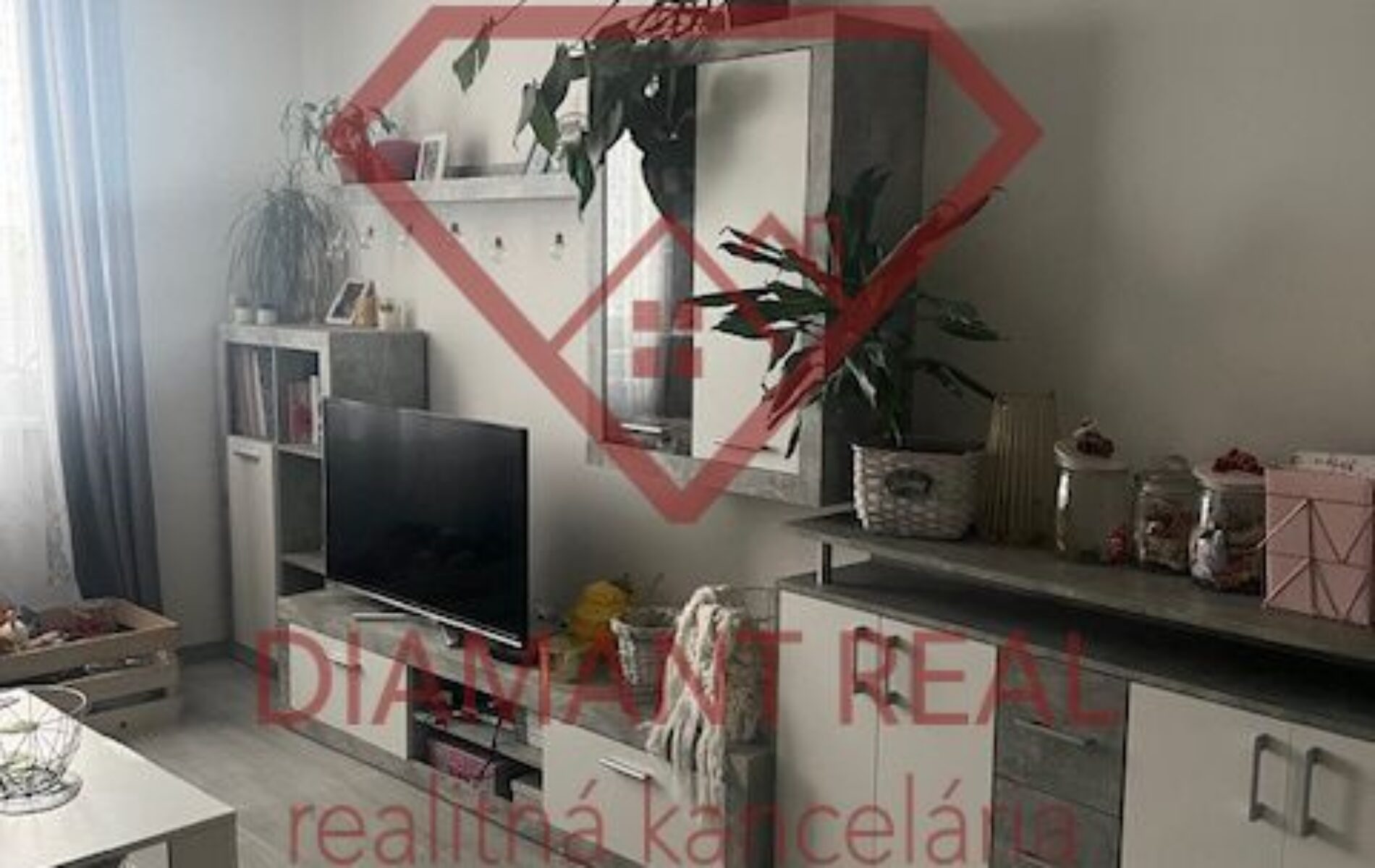 1042640_421b3071d0fbffa0d329ab627dadc596.jpg